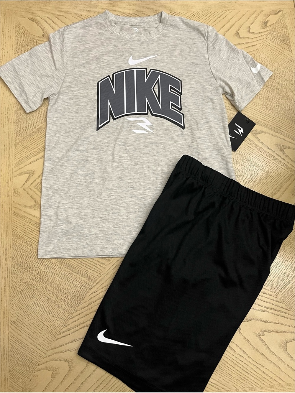 *NWT* Boys Nike 3BRAND Short Sleeve Tee & Short Size L